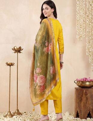 Women Ethnic Woven design Regular Thread Work Kurta with Trousers & With Dupatta 4