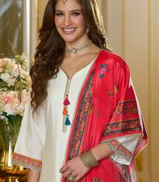 Women Ethnic Motifs Printed Kurta with Trousers & Dupatta