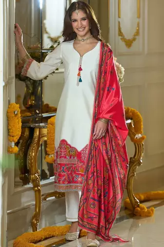 Women Ethnic Motifs Printed Kurta with Trousers & Dupatta