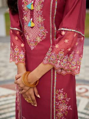 Women Floral Embroidered Regular Thread Work Kurta with Trousers & With Dupatta 2