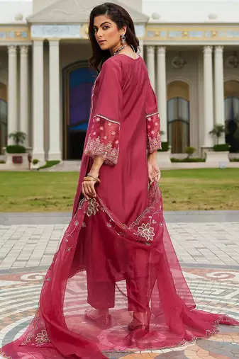 Women Floral Embroidered Regular Thread Work Kurta with Trousers & With Dupatta