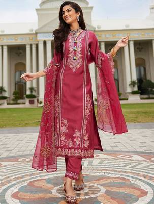 Women Floral Embroidered Regular Thread Work Kurta with Trousers & With Dupatta 5