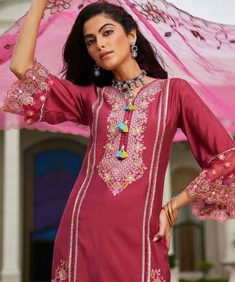 Women Floral Embroidered Regular Thread Work Kurta with Trousers & With Dupatta 6