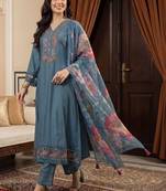 Women Floral Embroidered Regular Thread Work Kurta with Trousers & With Dupatta