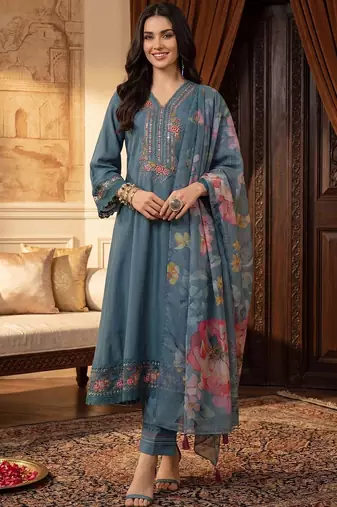 Women Floral Embroidered Regular Thread Work Kurta with Trousers & With Dupatta