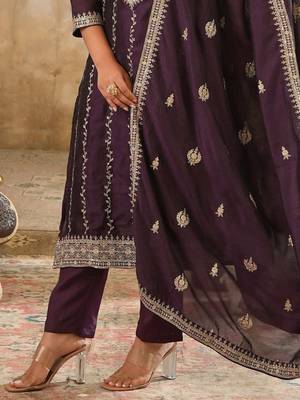 Women Embroidered Straight Kurta Trousers With Dupatta Set 6