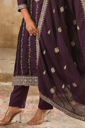 Women Embroidered Straight Kurta Trousers With Dupatta Set