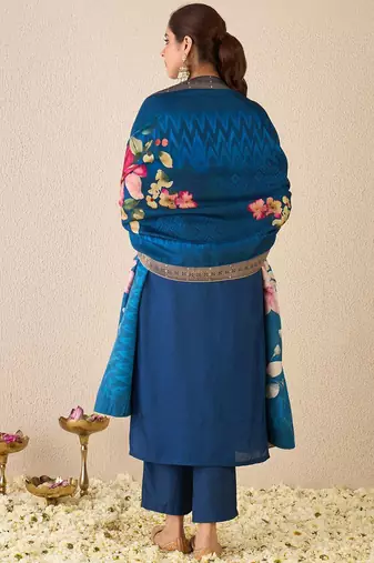Women Ethnic Motifs Embroidered Regular Kurta with Trousers & With Dupatta