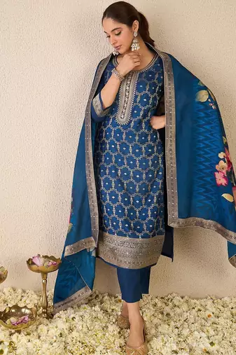 Women Ethnic Motifs Embroidered Regular Kurta with Trousers & With Dupatta