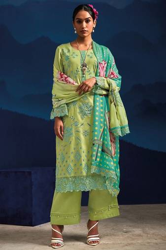 Women Floral Embroidered Regular Thread Work Kurta with Trousers & With Dupatta