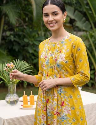 Women Floral Printed Pleated Pure Cotton Kurta with Trousers 2