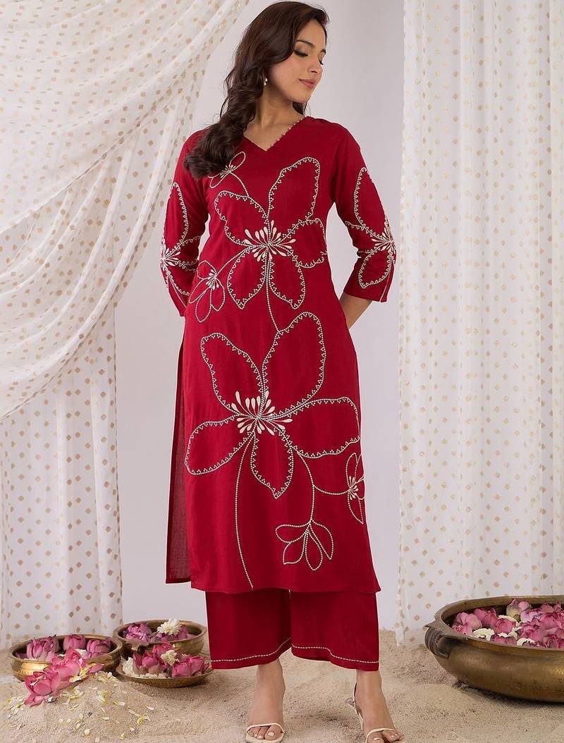 Women Floral Embroidered Regular Thread Work Kurta with Palazzos