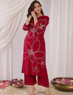 Women Floral Embroidered Regular Thread Work Kurta with Palazzos 4