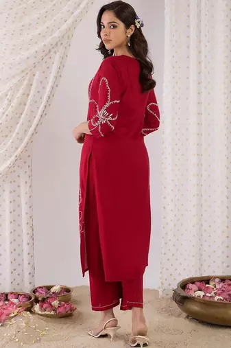 Women Floral Embroidered Regular Thread Work Kurta with Palazzos