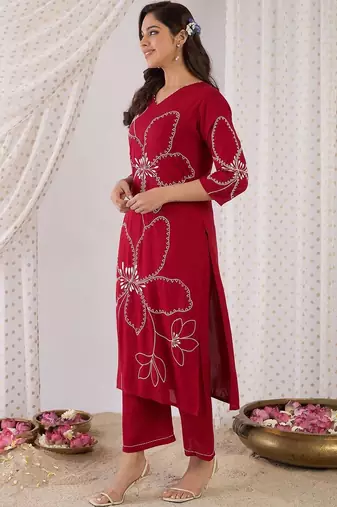 Women Floral Embroidered Regular Thread Work Kurta with Palazzos