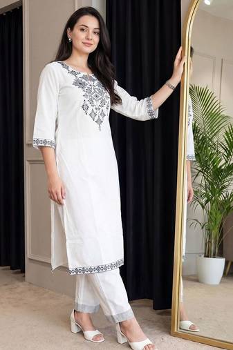 Women Ethnic Motifs Embroidered Regular Thread Work Pure Cotton Kurta with Trousers