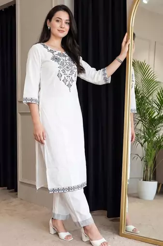 Women Ethnic Motifs Embroidered Regular Thread Work Pure Cotton Kurta with Trousers