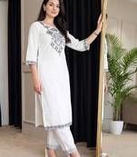 Women Ethnic Motifs Embroidered Regular Thread Work Pure Cotton Kurta with Trousers