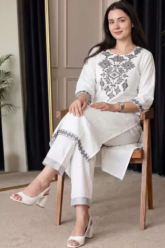 Women Ethnic Motifs Embroidered Regular Thread Work Pure Cotton Kurta with Trousers