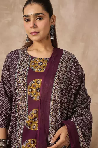 Women Ethnic Motifs Printed Regular Sequinned Pure Cotton Kurta with Trousers & With Dupatta