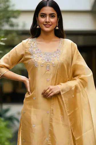 Ethnic Motifs Embroidered Thread Work Kurta with Trousers & With Dupatta