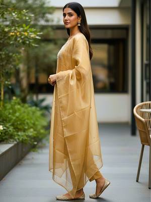 Ethnic Motifs Embroidered Thread Work Kurta with Trousers & With Dupatta 4