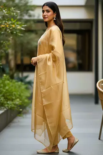 Ethnic Motifs Embroidered Thread Work Kurta with Trousers & With Dupatta