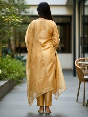 Ethnic Motifs Embroidered Thread Work Kurta with Trousers & With Dupatta 5