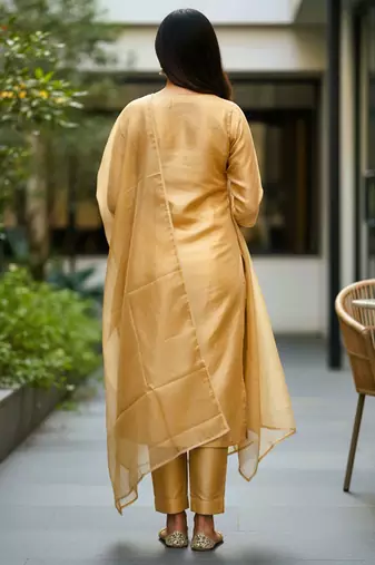 Ethnic Motifs Embroidered Thread Work Kurta with Trousers & With Dupatta