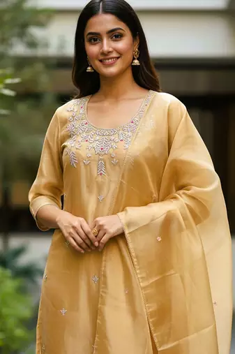 Ethnic Motifs Embroidered Thread Work Kurta with Trousers & With Dupatta