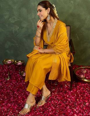 Women Ethnic Motifs Embroidered Regular Sequinned Kurta with Trousers & With Dupatta 1