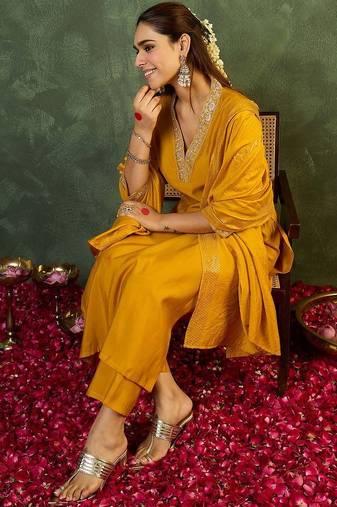 Women Ethnic Motifs Embroidered Regular Sequinned Kurta with Trousers & With Dupatta
