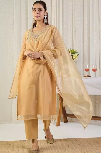 Ethnic Motifs Embroidered Regular Thread Work Kurta With Trousers & Dupatta