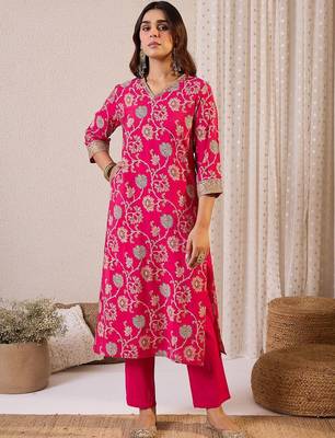 Floral Printed Notch Neck Chanderi Silk Straight Kurta & Trousers With Dupatta 3
