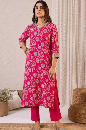 Floral Printed Notch Neck Chanderi Silk Straight Kurta & Trousers With Dupatta