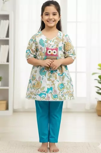 White floral puff kurti