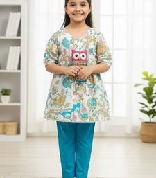 White floral puff kurti