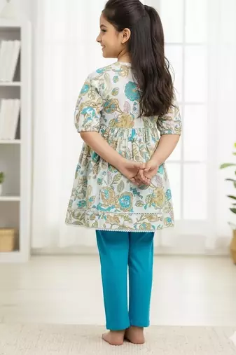 White floral puff kurti