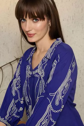 Women Printed Regular Beads and Stones Kurta with Trousers