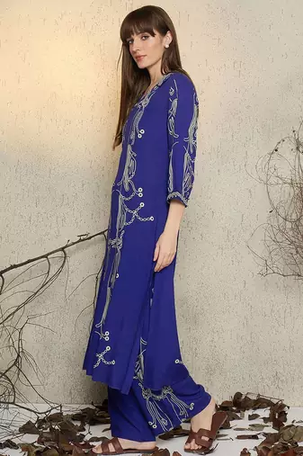 Women Printed Regular Beads and Stones Kurta with Trousers