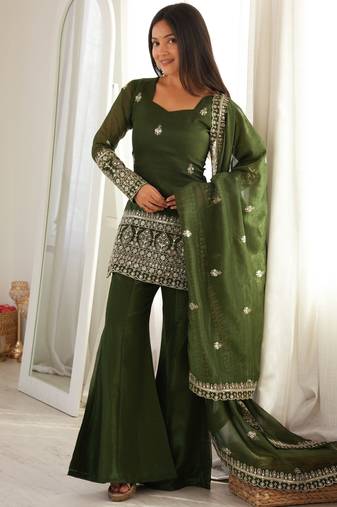 Women ethnic embroidered regular kurta with dupatta