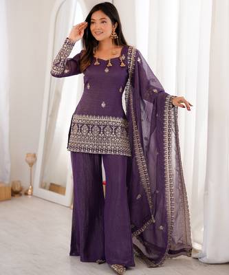 Women ethnic embroidered regular kurta with dupatta 1