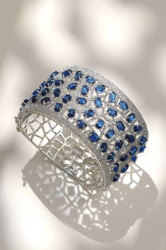 Royal blue stones diamond cut bracelet