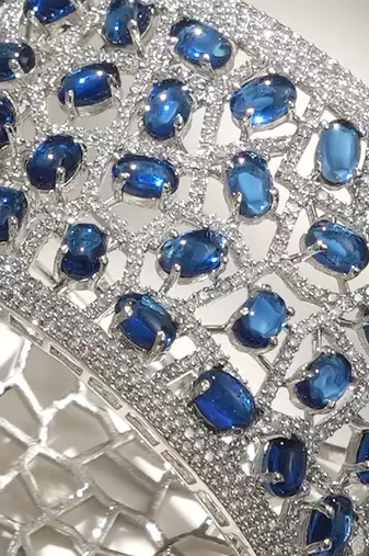 Royal blue stones diamond cut bracelet