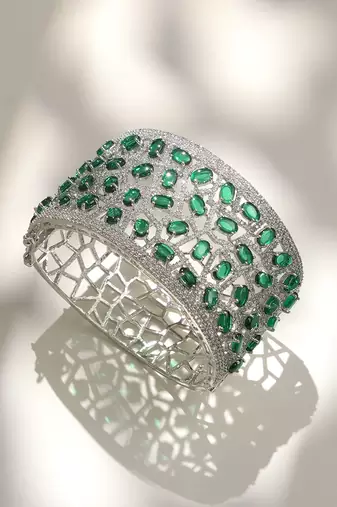 Green stones diamond cut bracelet