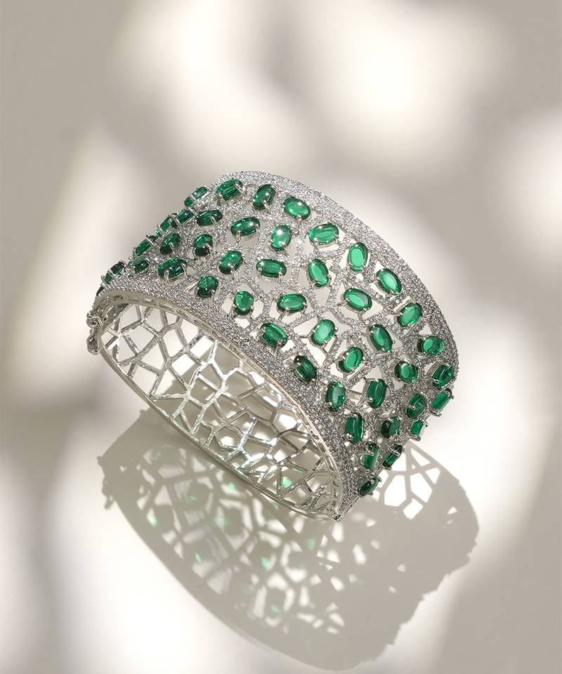 Green stones diamond cut bracelet