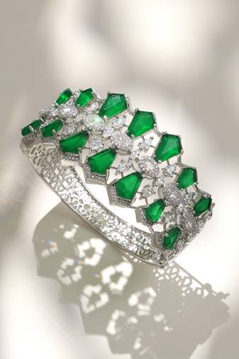 Emerald green stones diamond cut bracelet