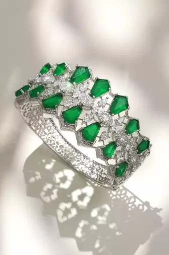 Emerald green stones diamond cut bracelet