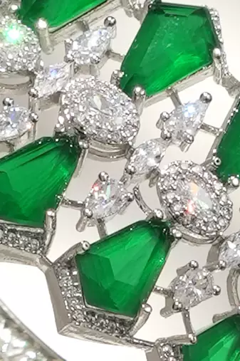 Emerald green stones diamond cut bracelet