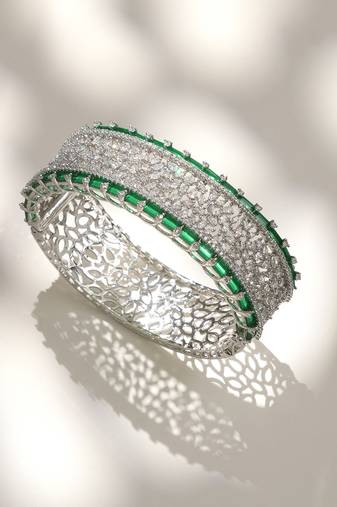 Emerald green stones diamond cut bracelet